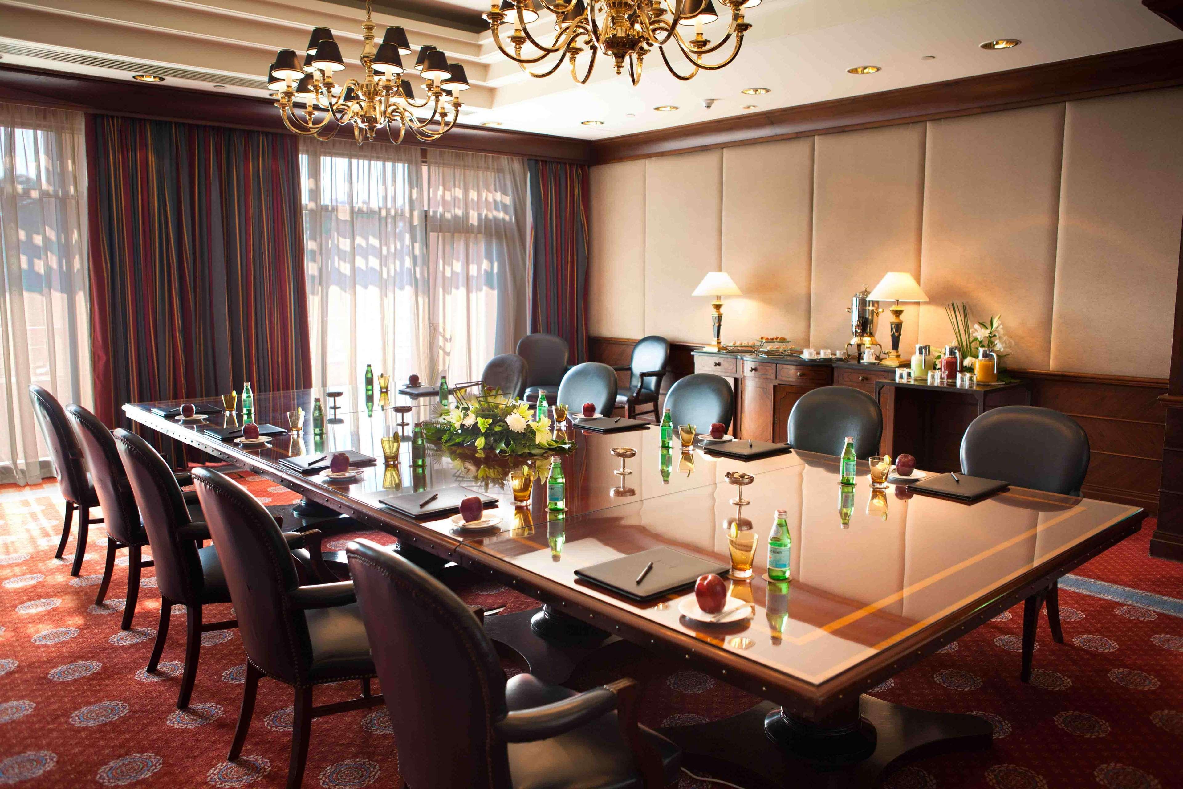 Sofitel Cairo Downtown Nile Hotell Fasiliteter bilde The boardroom at the hotel