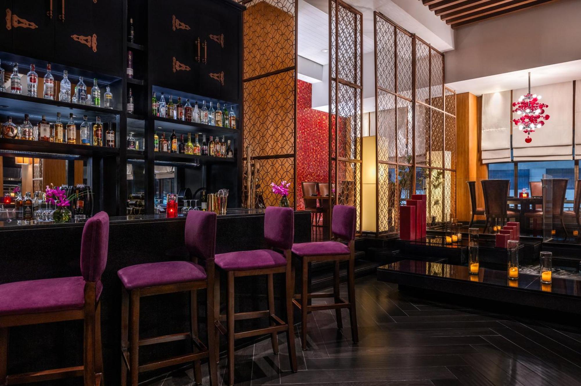 Sofitel Cairo Downtown Nile Hotell Eksteriør bilde The bar at the lobby