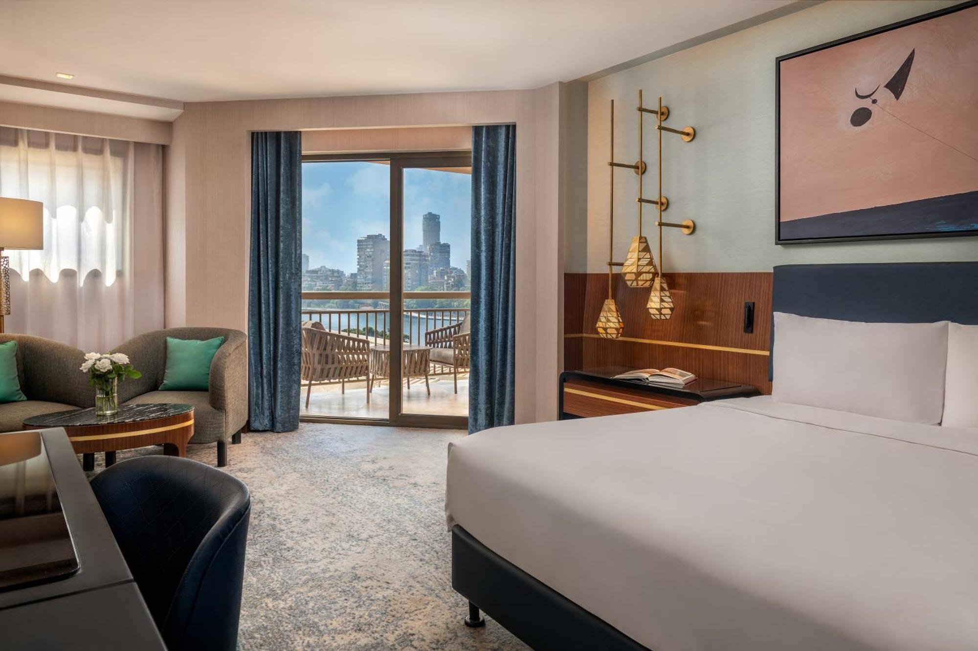 Sofitel Cairo Downtown Nile Hotell Eksteriør bilde A guest room at the hotel
