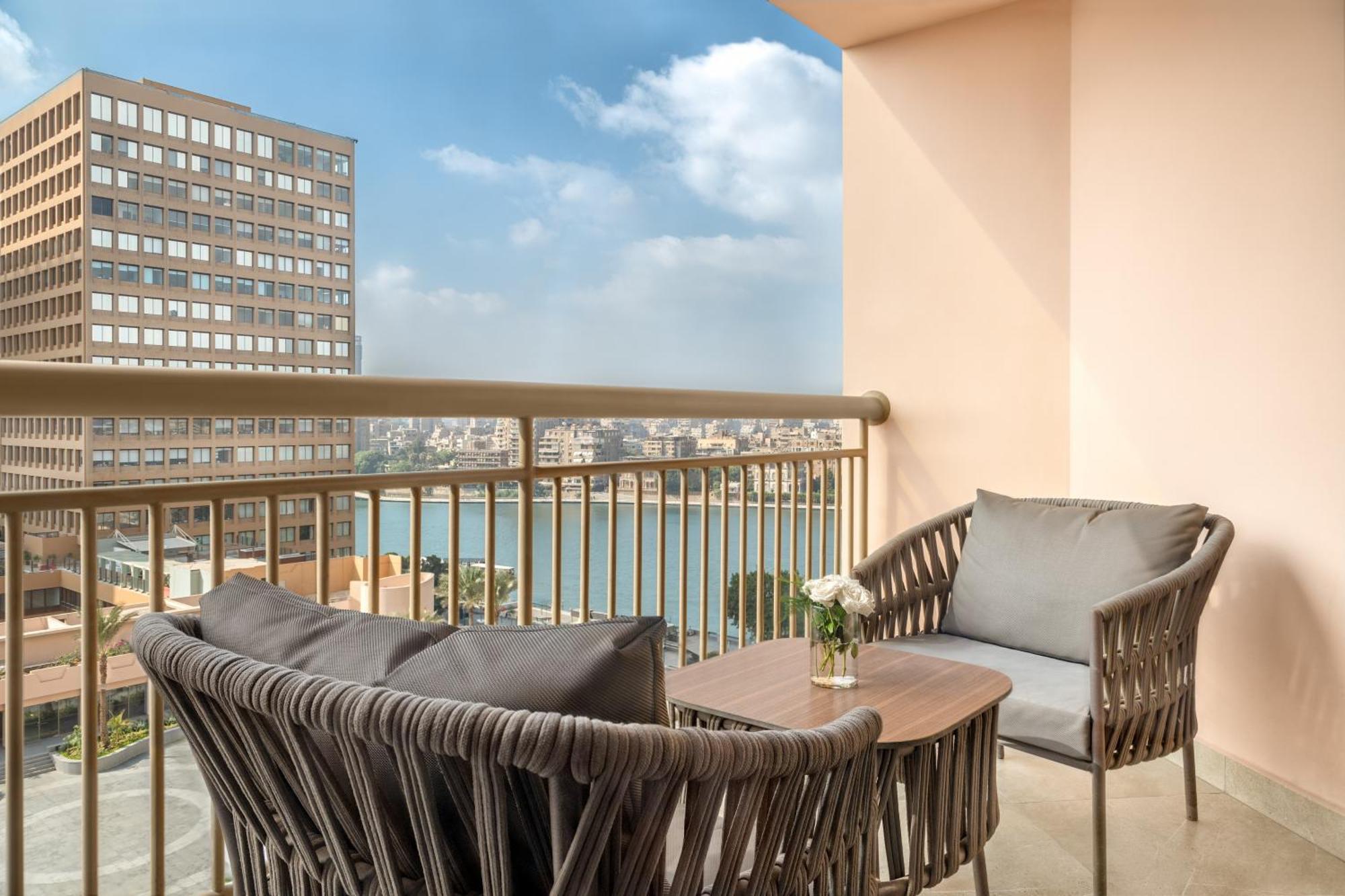 Sofitel Cairo Downtown Nile Hotell Eksteriør bilde Balcony