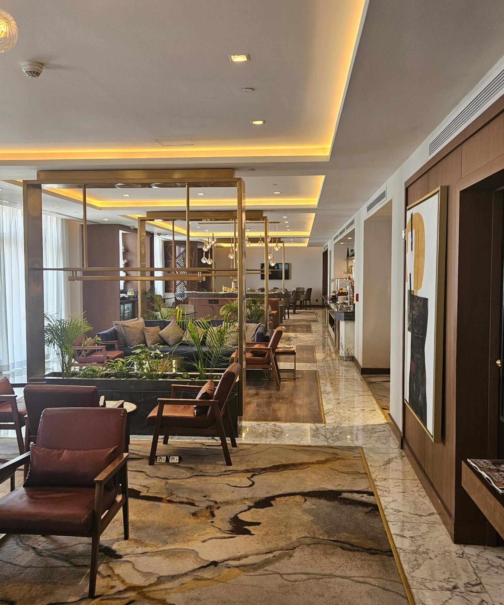 Sofitel Cairo Downtown Nile Hotell Eksteriør bilde The lounge at the airport